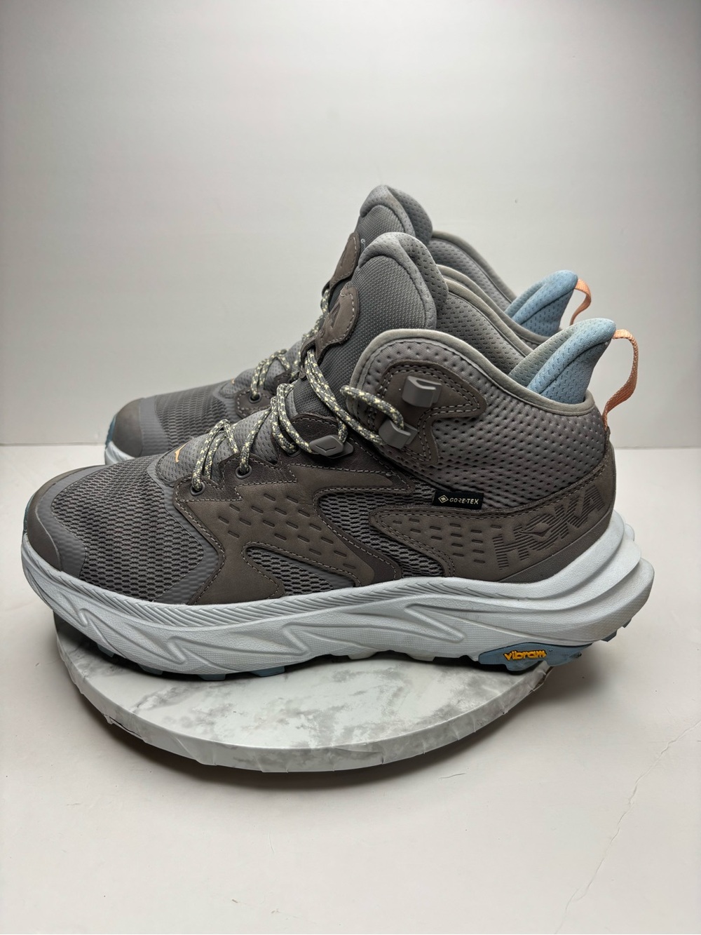 11 women / 9.5 men -Hoka One One Anacapa 2 Mid GTX Gray/Blue Men's Hiking Boots